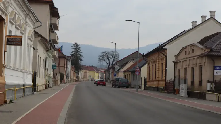 Čaka ielas remonts 19. augustā: satiksmes ierobežojumi