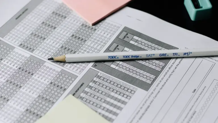 Sapnis par neizdarītu eksāmenu: ko pārskatīt savā nedēļā